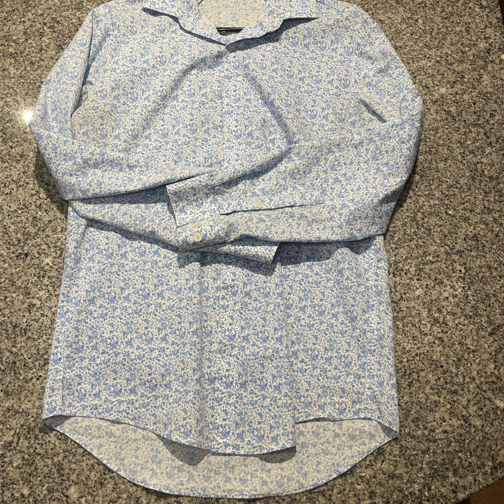 Kenneth Cole Blue and White Casual Button Down Shirt
